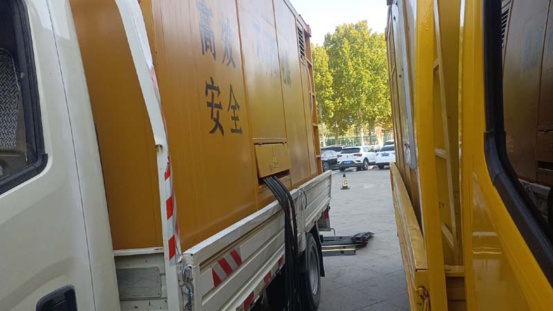 武江如何判断柴油发电机组和UPS电源的切换时间是否符合要求？